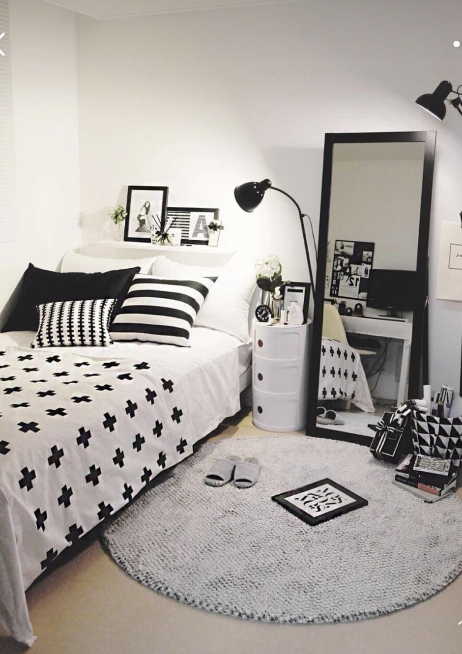 Черно белая комната для подростка
