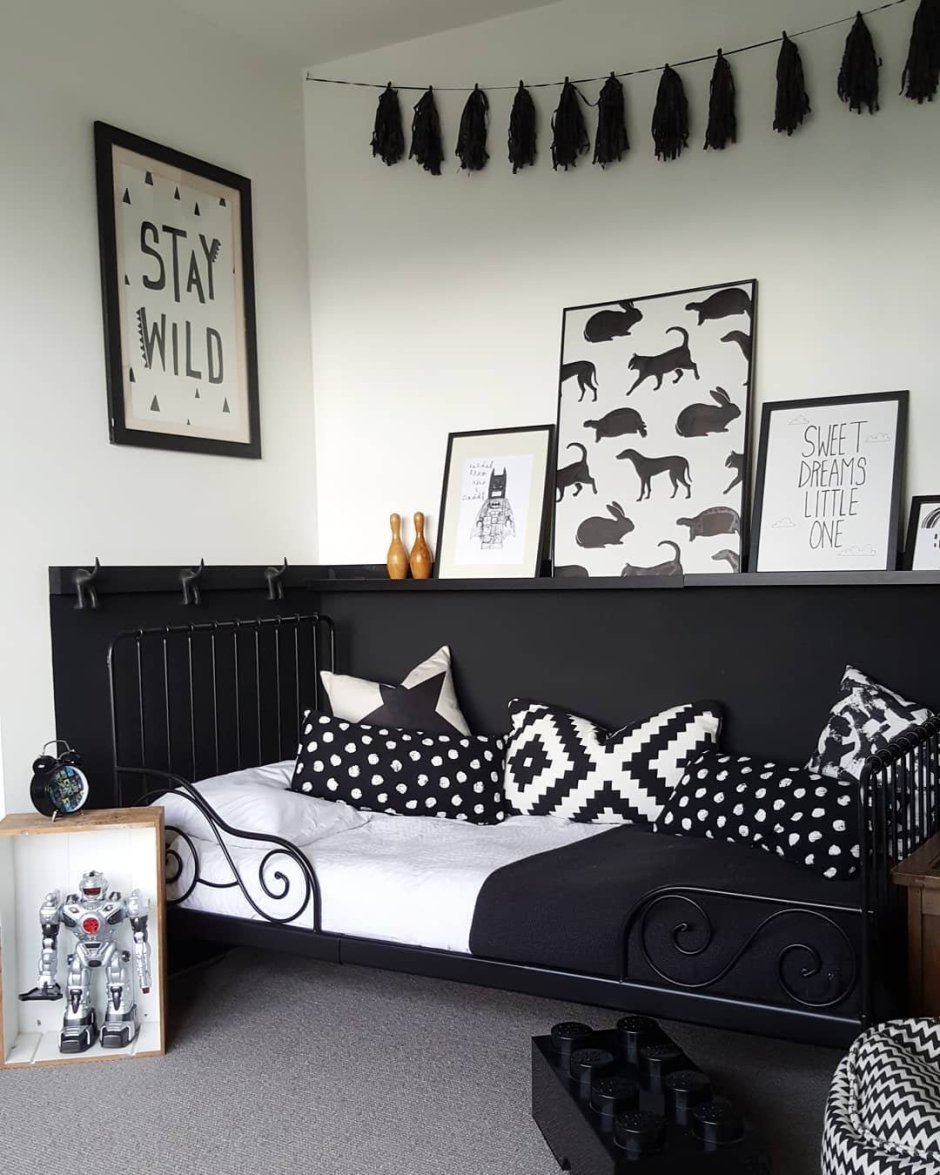 Украшение комнаты в чёрном стиле