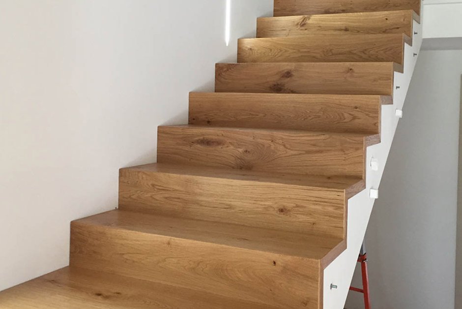 Отделка лестницы ламинатом