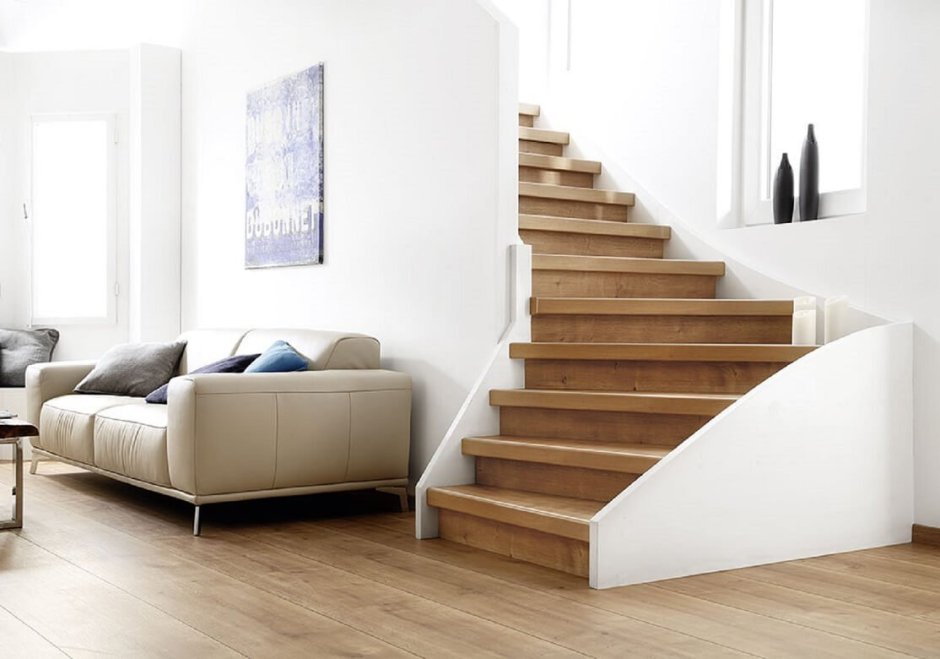 Лестница из ламината