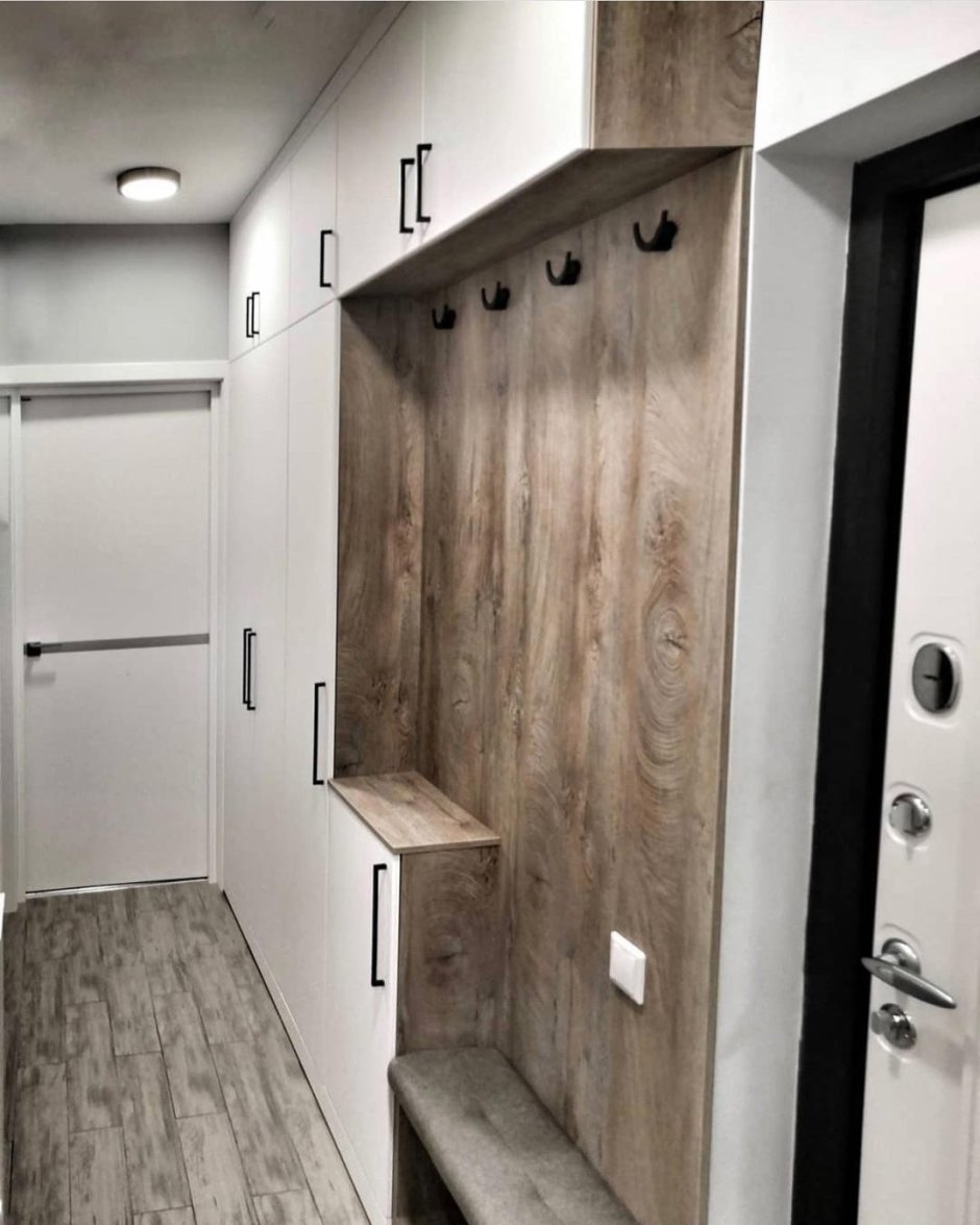 Прихожая для узкого коридора