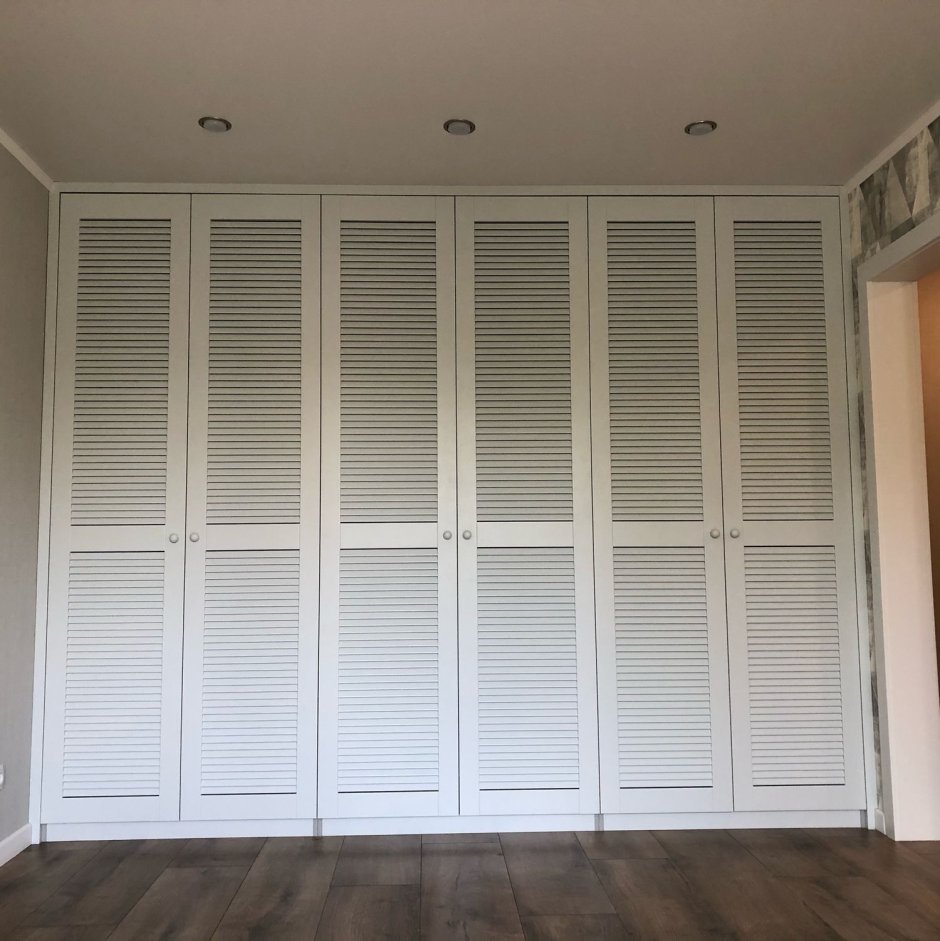 Перегородка между кухней и комнатой