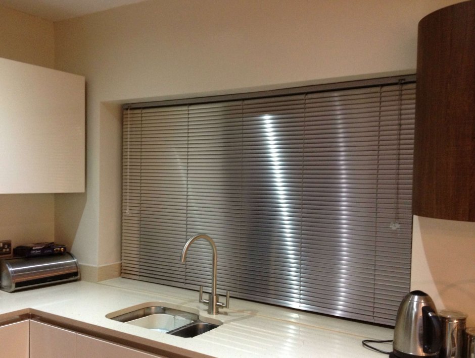 Перегородки в коридоре для зонирования