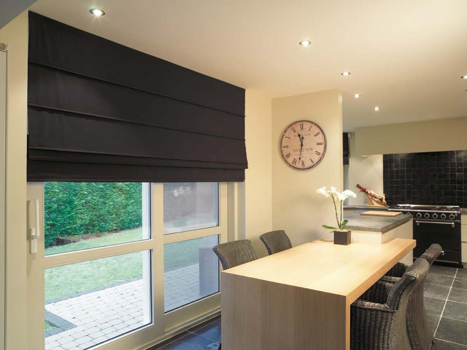 Жалюзийные шторы для шкафа купе