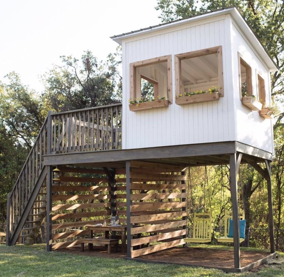 Беседка на склоне