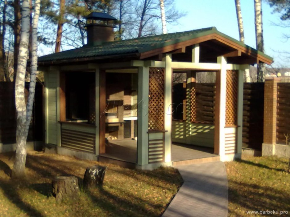 Двухэтажная беседка для дачи