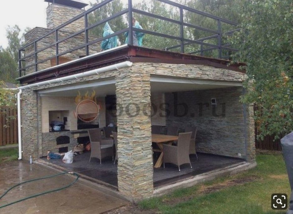 Двухэтажная беседка