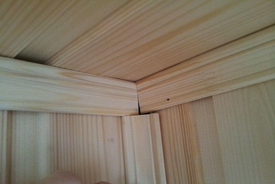 Плинтуса для вагонки на потолок