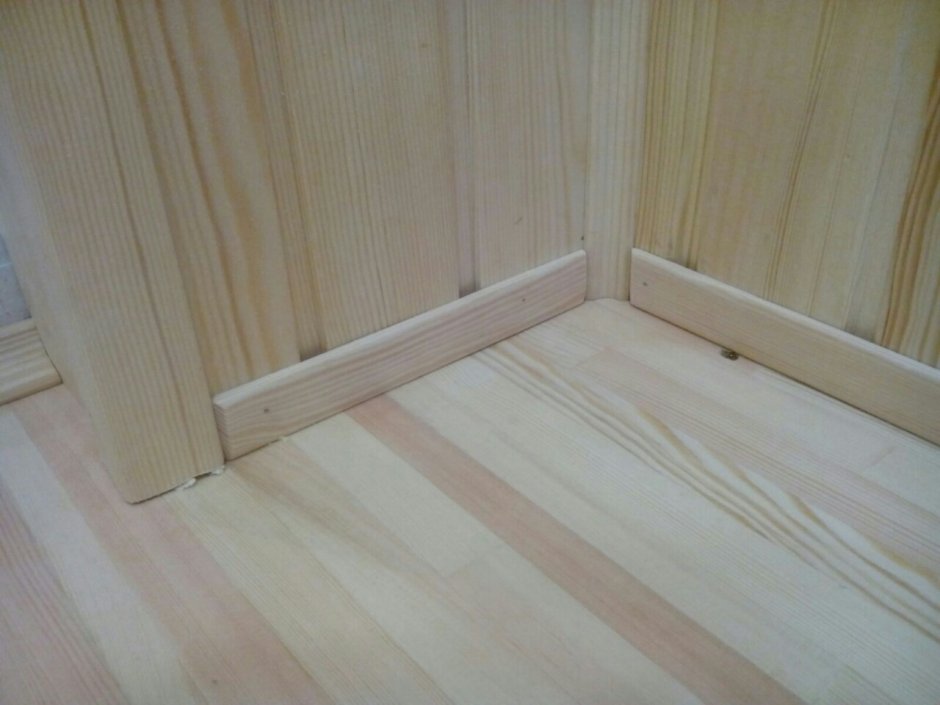 Деревянный плинтус на Вагонке