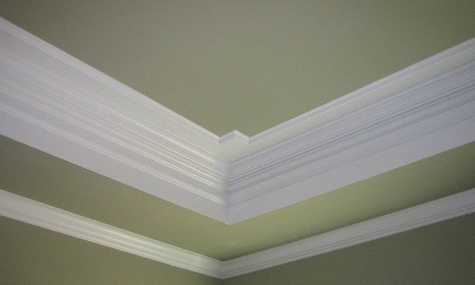 Уголки для потолочного плинтуса