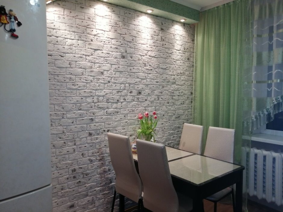 Гипсовая плитка на кухне