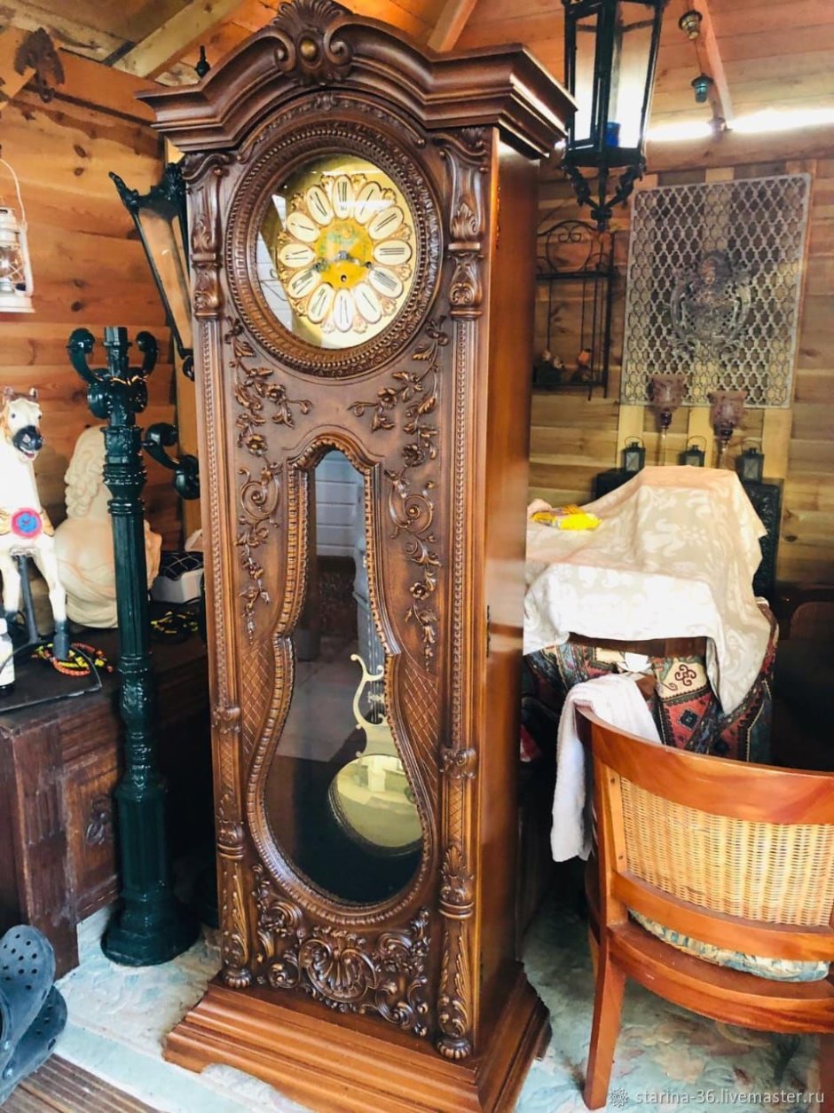 Красивые напольные часы