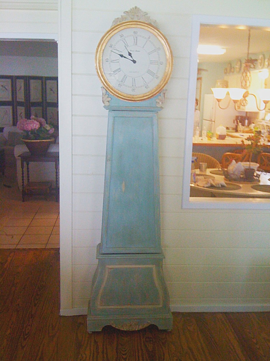 Бутафорские старинные часы