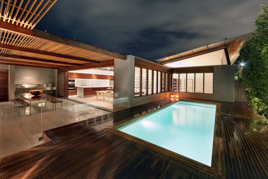 Загородный дом с бассейном