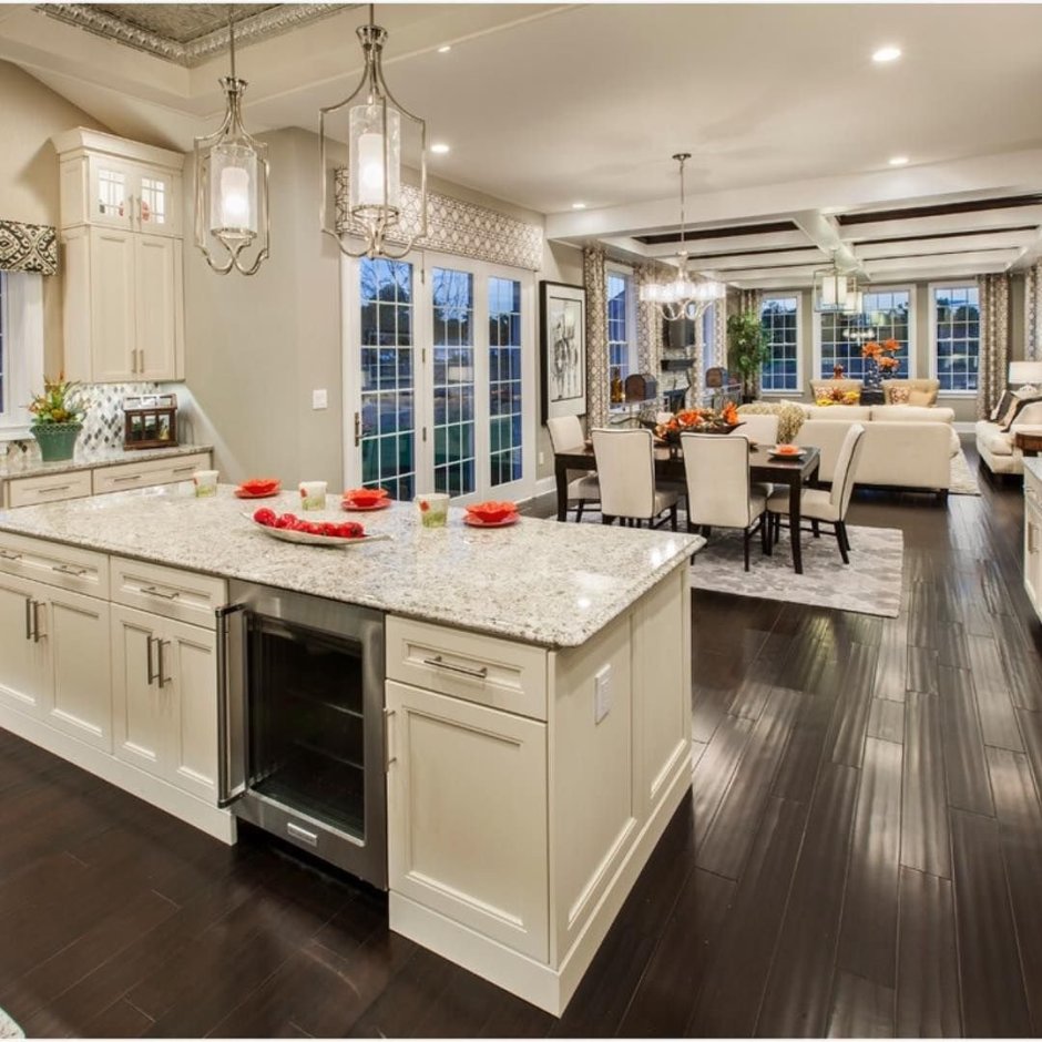 Интерьер кухни в частном доме