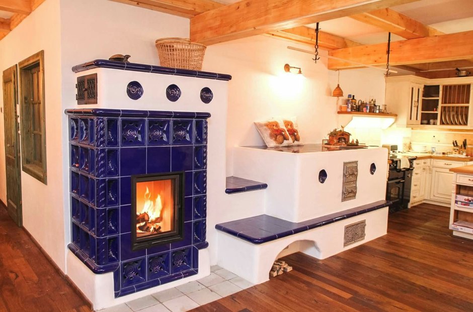 Интерьер кухни с печным отоплением