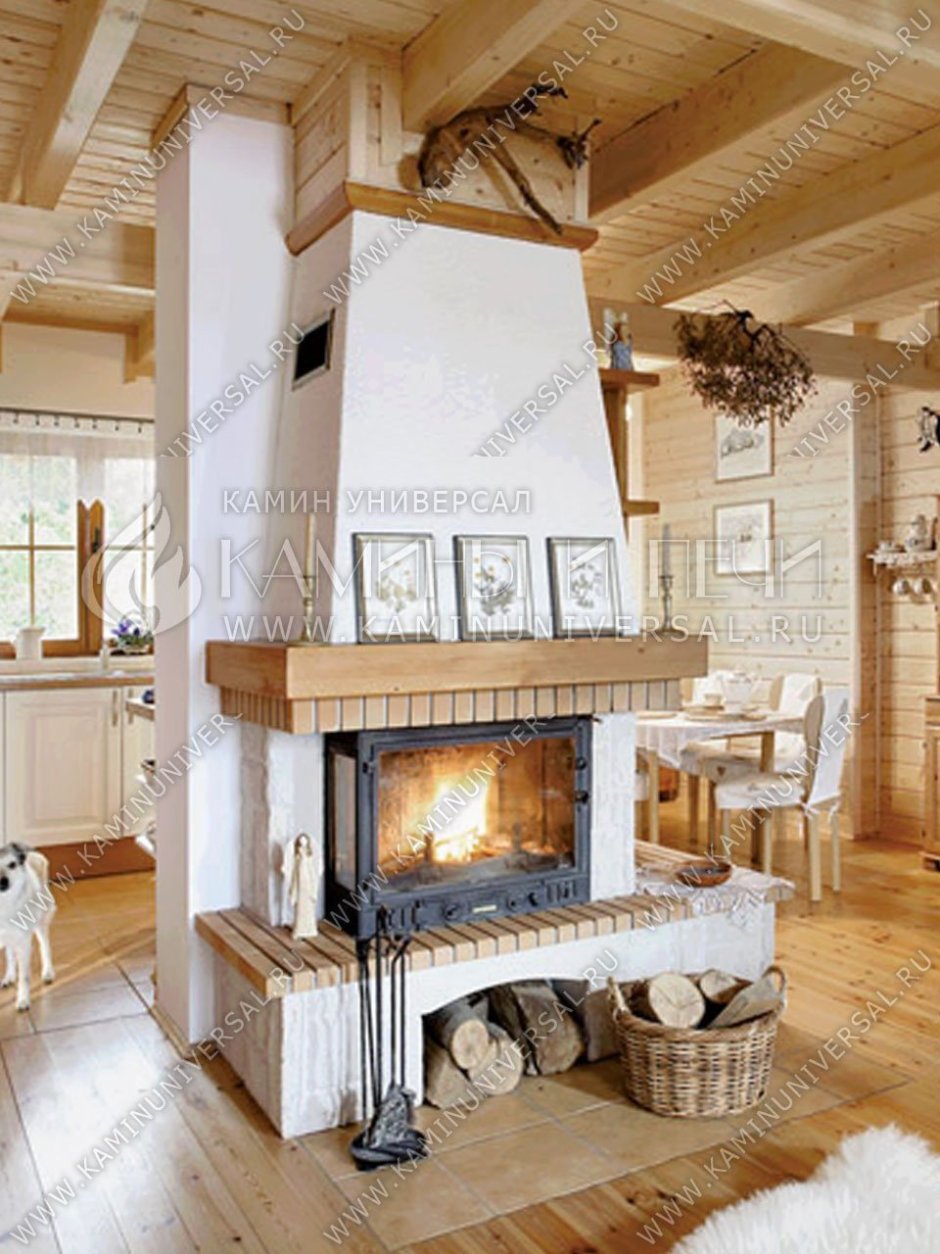 Каминин в деревяном доме