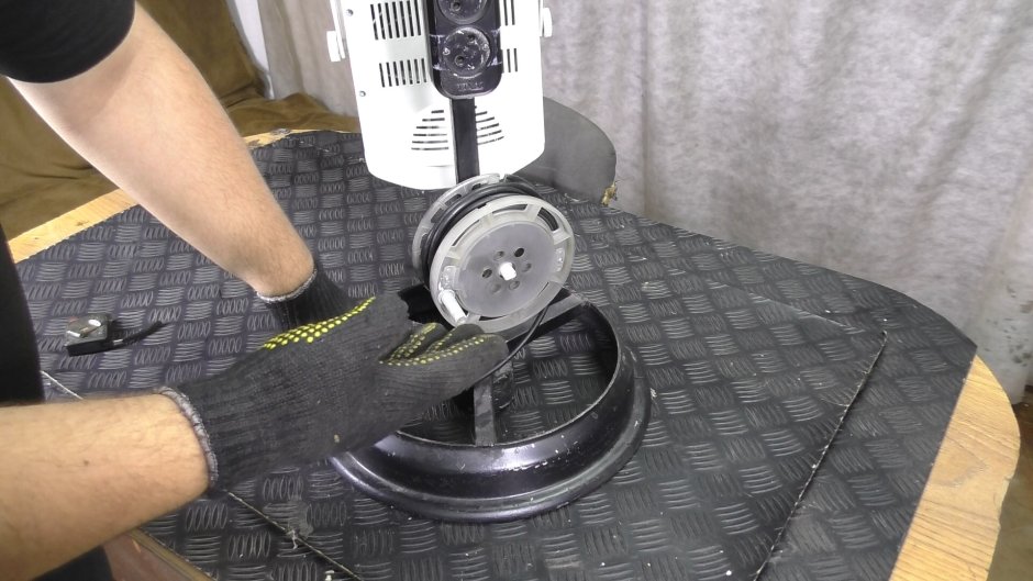 Подставка светильник в гараж