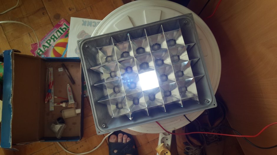 Переноска светильник для гаража