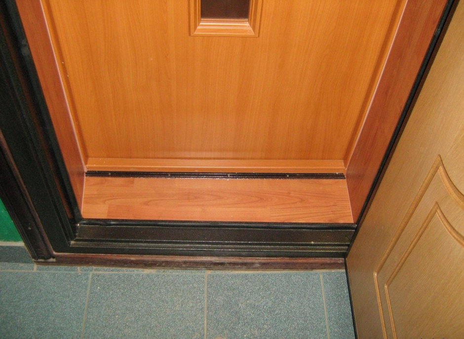 Порог для входной двери