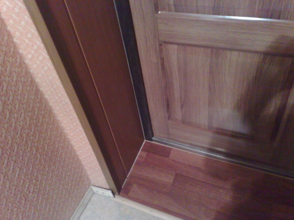 Отделка порога входной двери