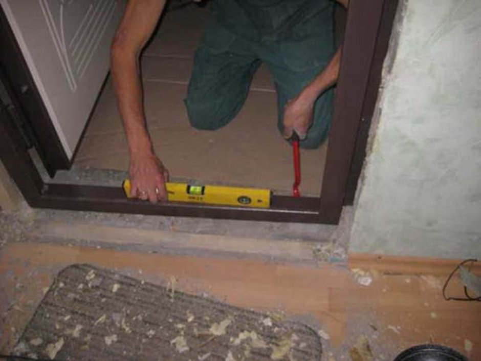 Коробка входной металлической двери порог