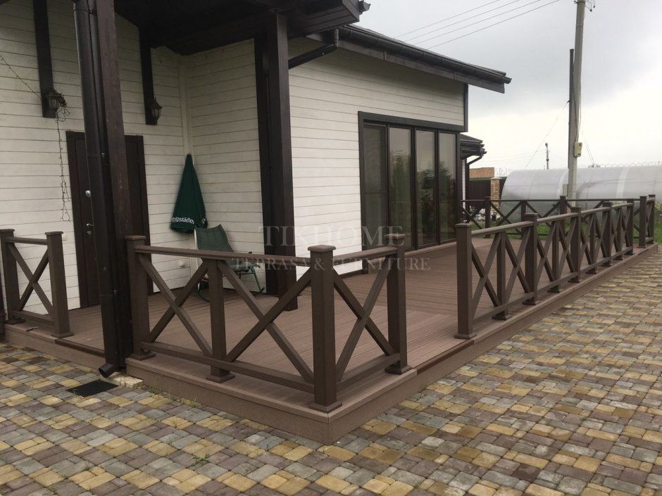 Ограждение балкона террасной доской