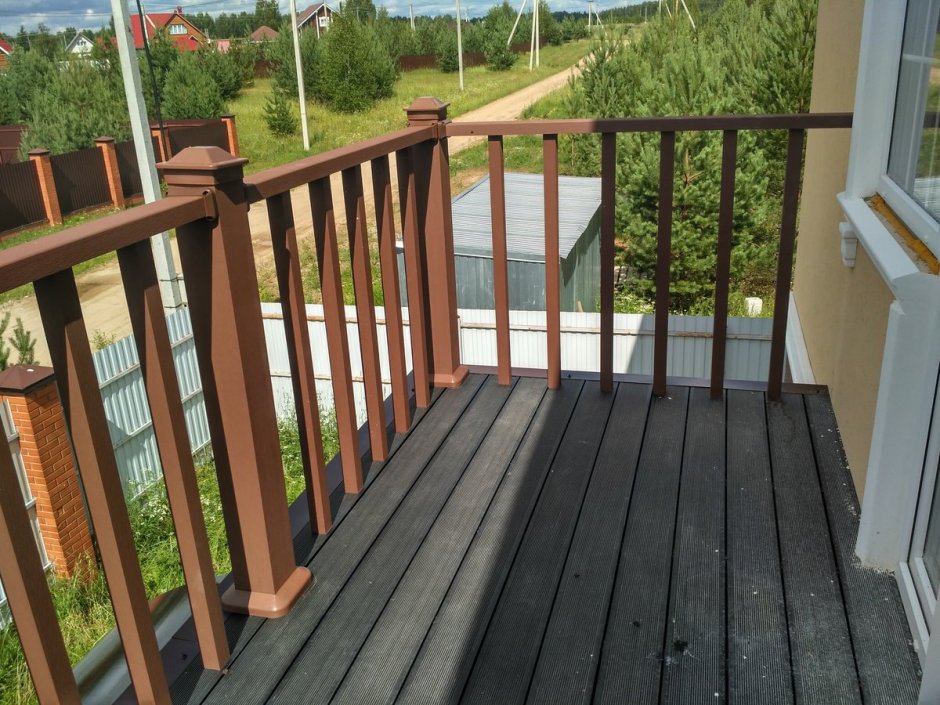 Лестница для площадки из декинга