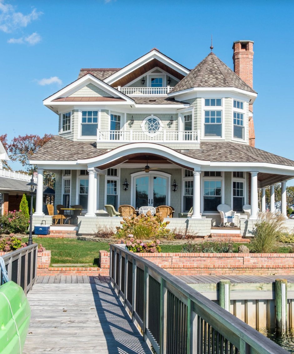 Большой частный дом