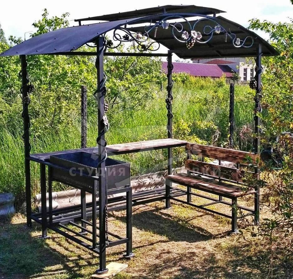 Барбекю под навесом