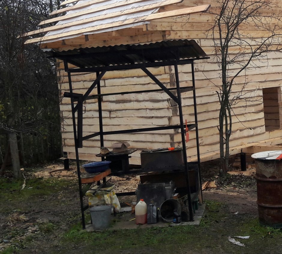 Мангал стационарный с крышей