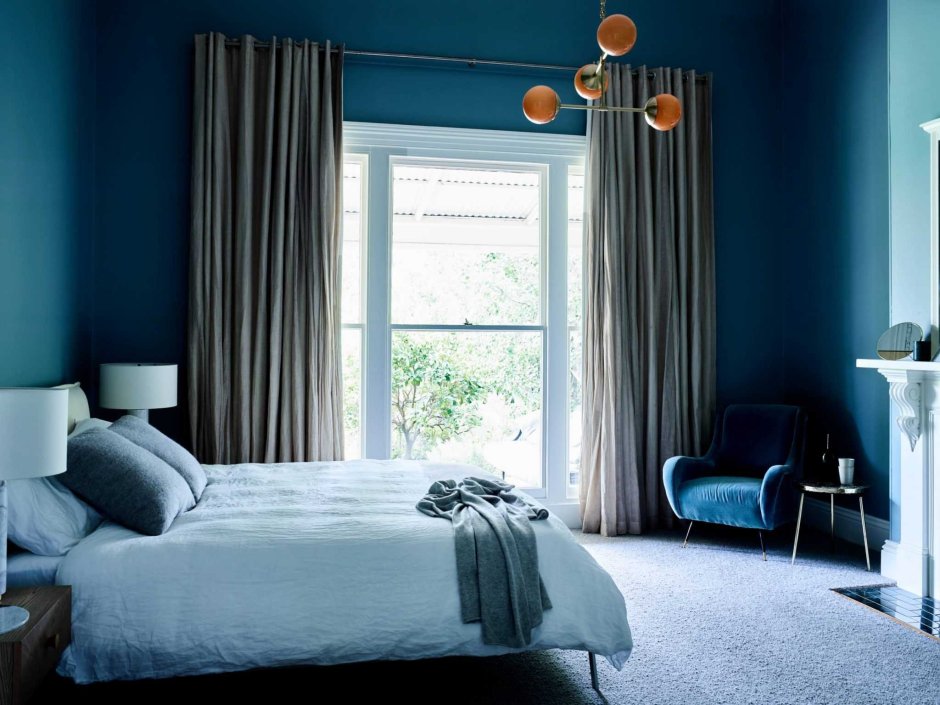 Шторы к синим стенам