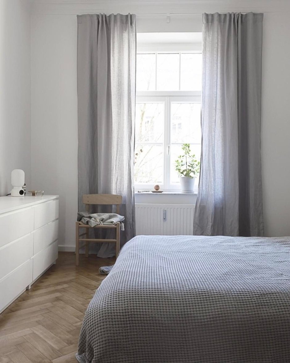 Окно в спальне