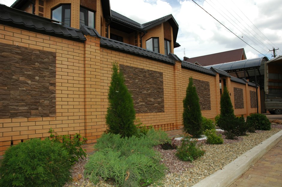 Забор песчаник Дагестанский