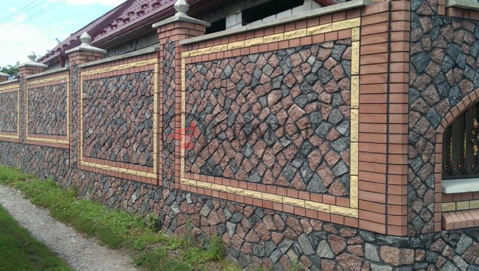 Декоративный кирпичный забор