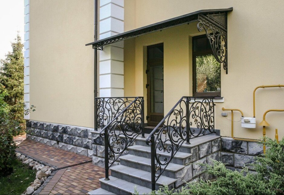 Крыльцо с навесом