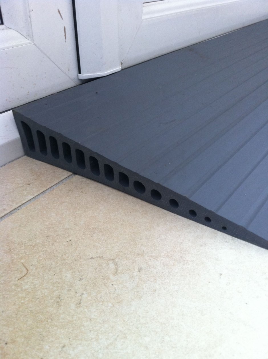 Накладки на пороги резиновые универсальные