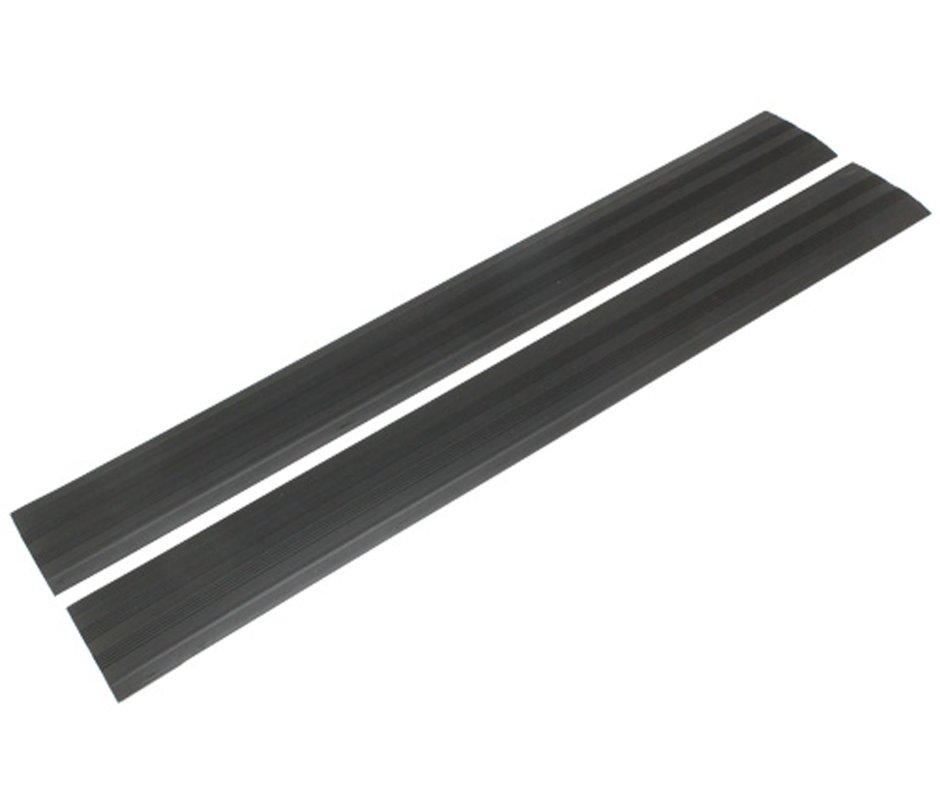 Уплотнитель гаражных ворот снизу