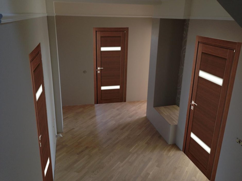 Плинтус под цвет дверей или пола