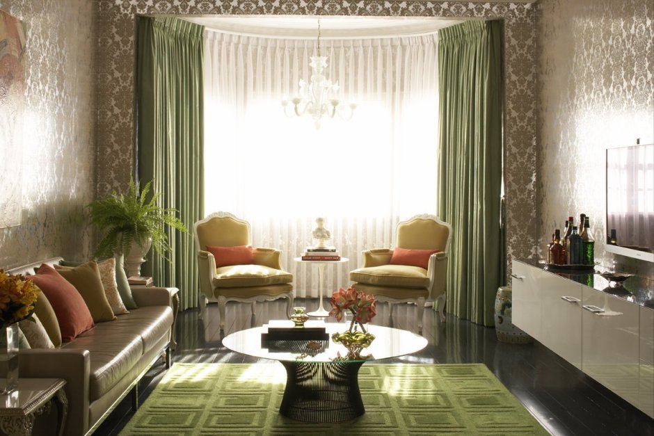 Зеленый диван в интерьере