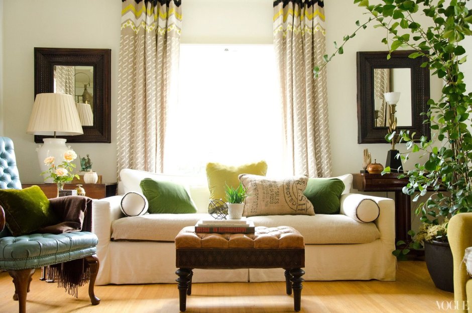 Изумрудный диван в интерьере