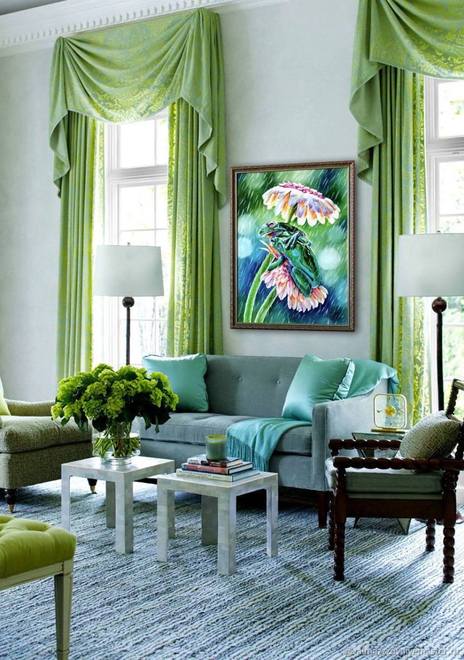Гостиная с изумрудным диваном