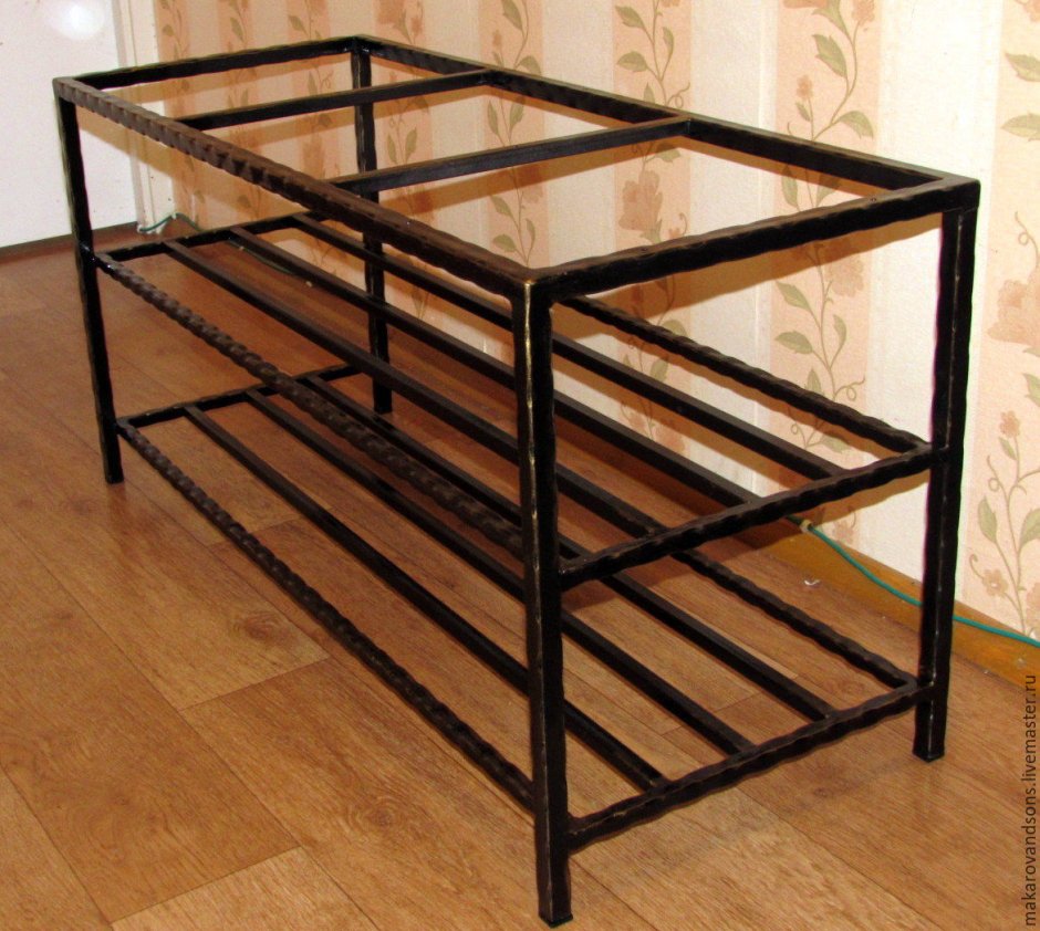 Обувница из металла в стиле лофт