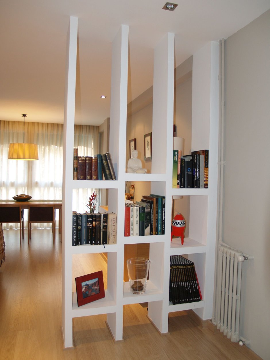 Стеллажи перегородки для зонирования пространства