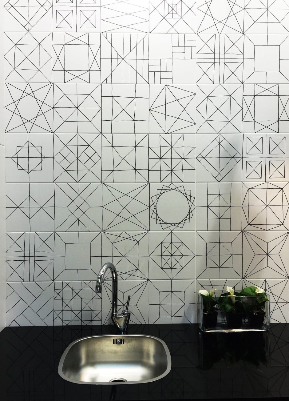 Плитка с геометрическим рисунком