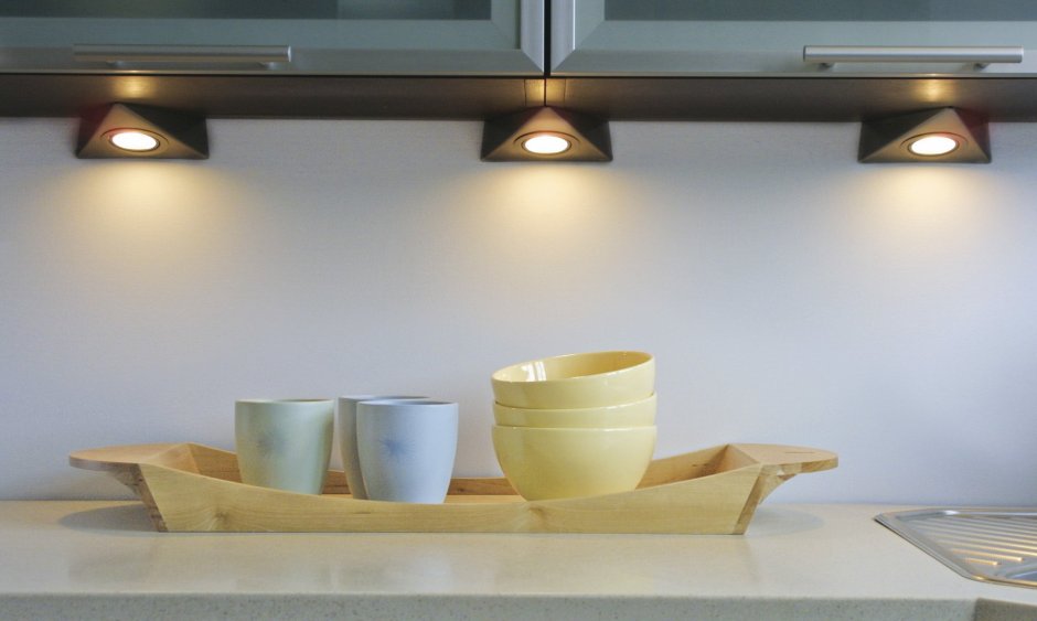 Светильники на Верхние кухонные шкафы