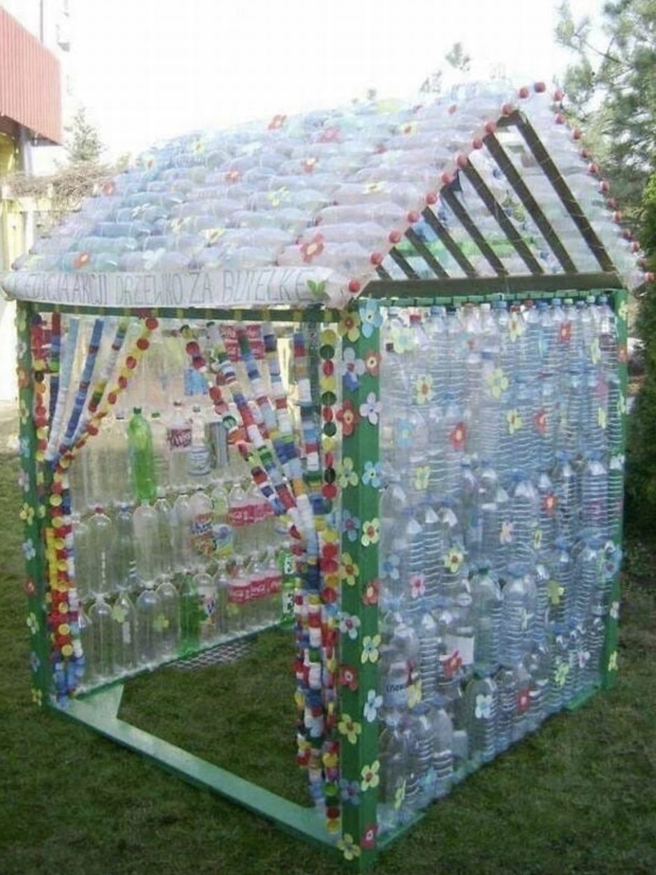 Беседка из пластиковых бутылок