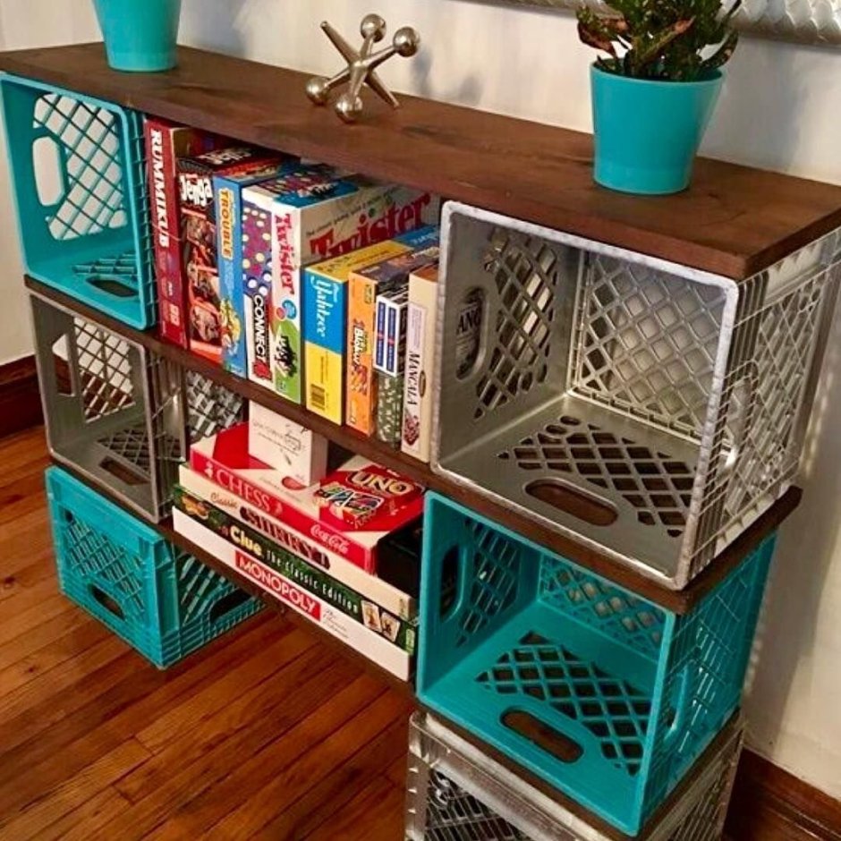 Шкаф из пластмассовых ящиков