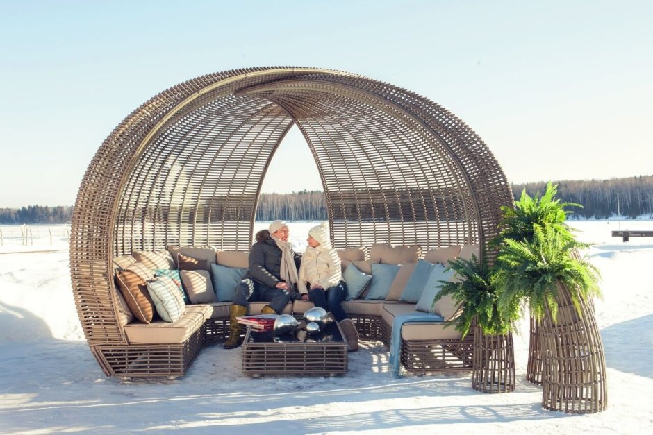 Клумбы из ящиков пластмассовых