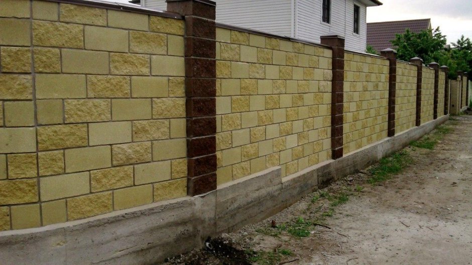 Забор из пеноблоков